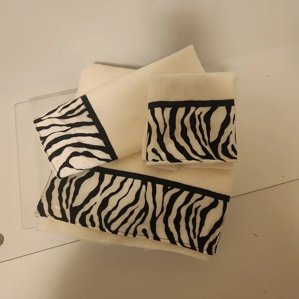 3 Piece Zebra Accented Bathroom Towel set